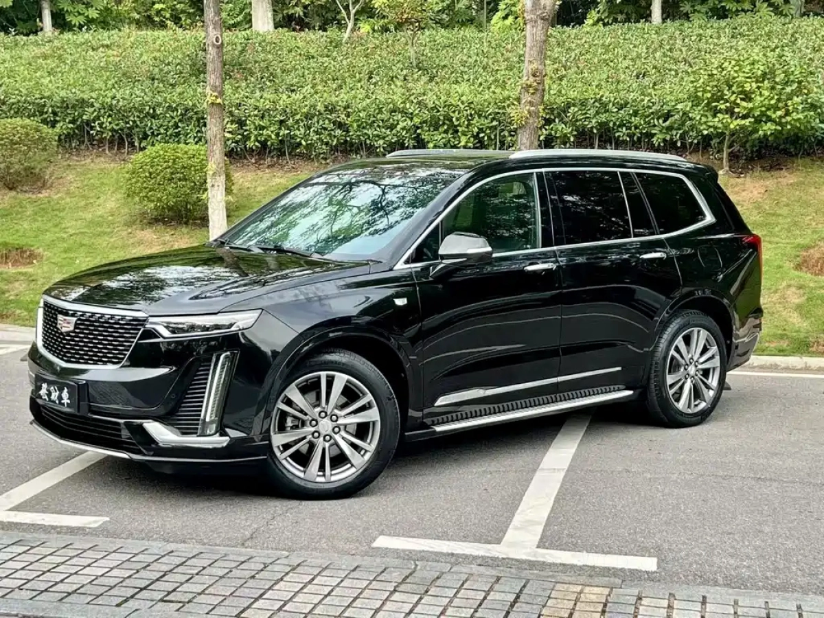CADILLAC XT6