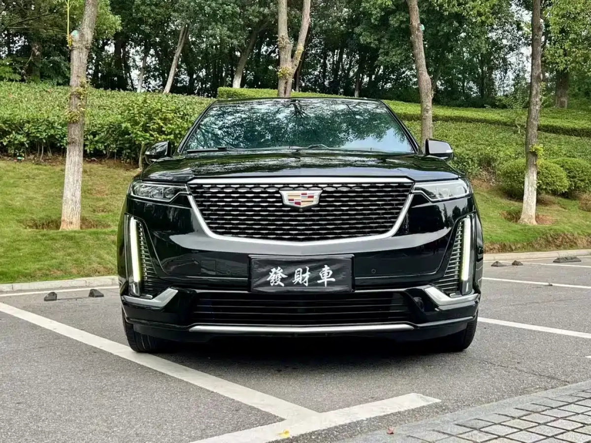 CADILLAC XT6