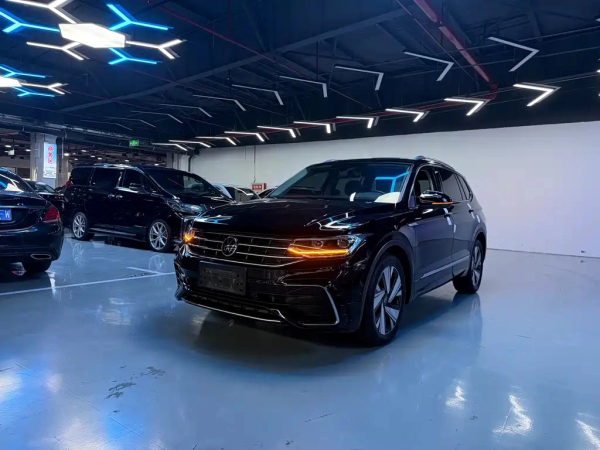 VOLKSWAGEN TIGUAN L  2023