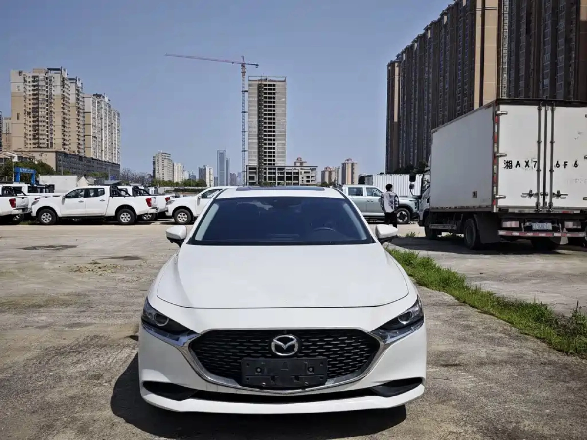 MAZDA 3 AXELA