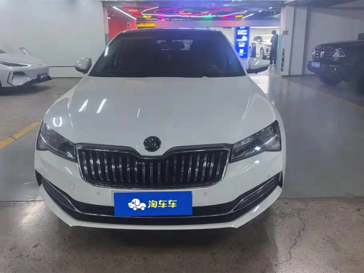 SKODA SUPERB