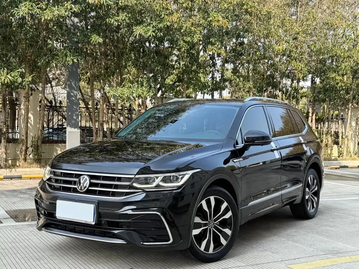 VOLKSWAGEN TIGUAN L  2021