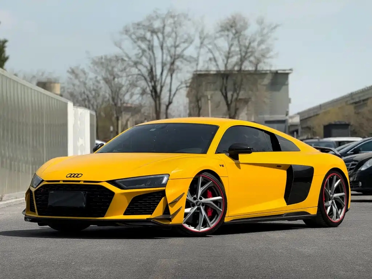 AUDI R8  2023