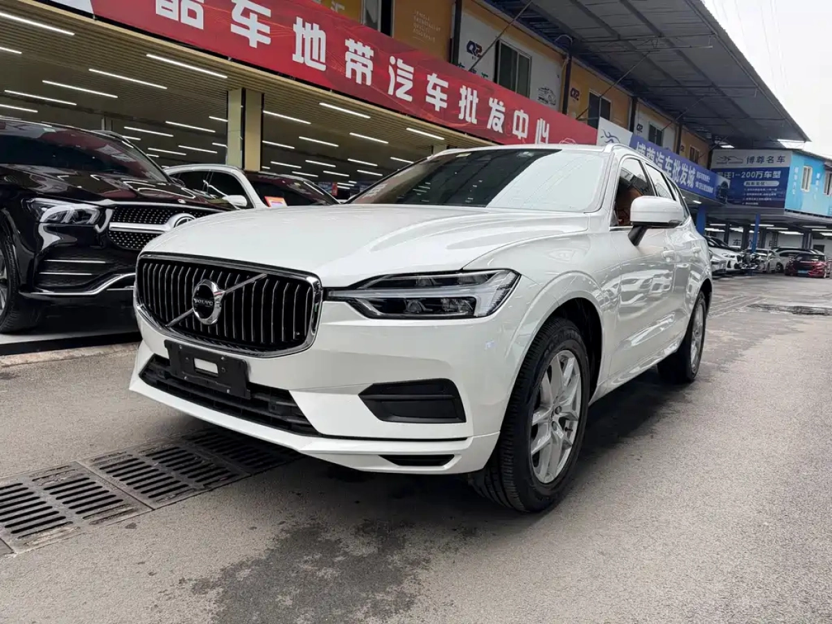 VOLVO XC60  2019