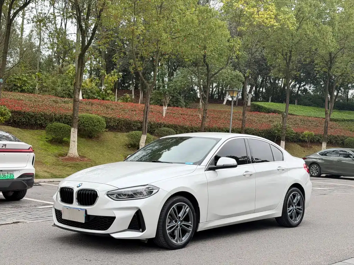 BMW 1-SERIES  2023