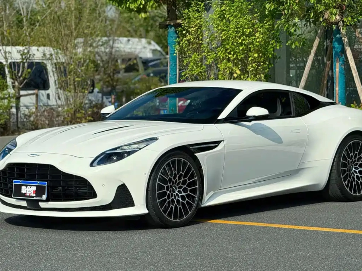 ASTON MARTIN DB12  2024