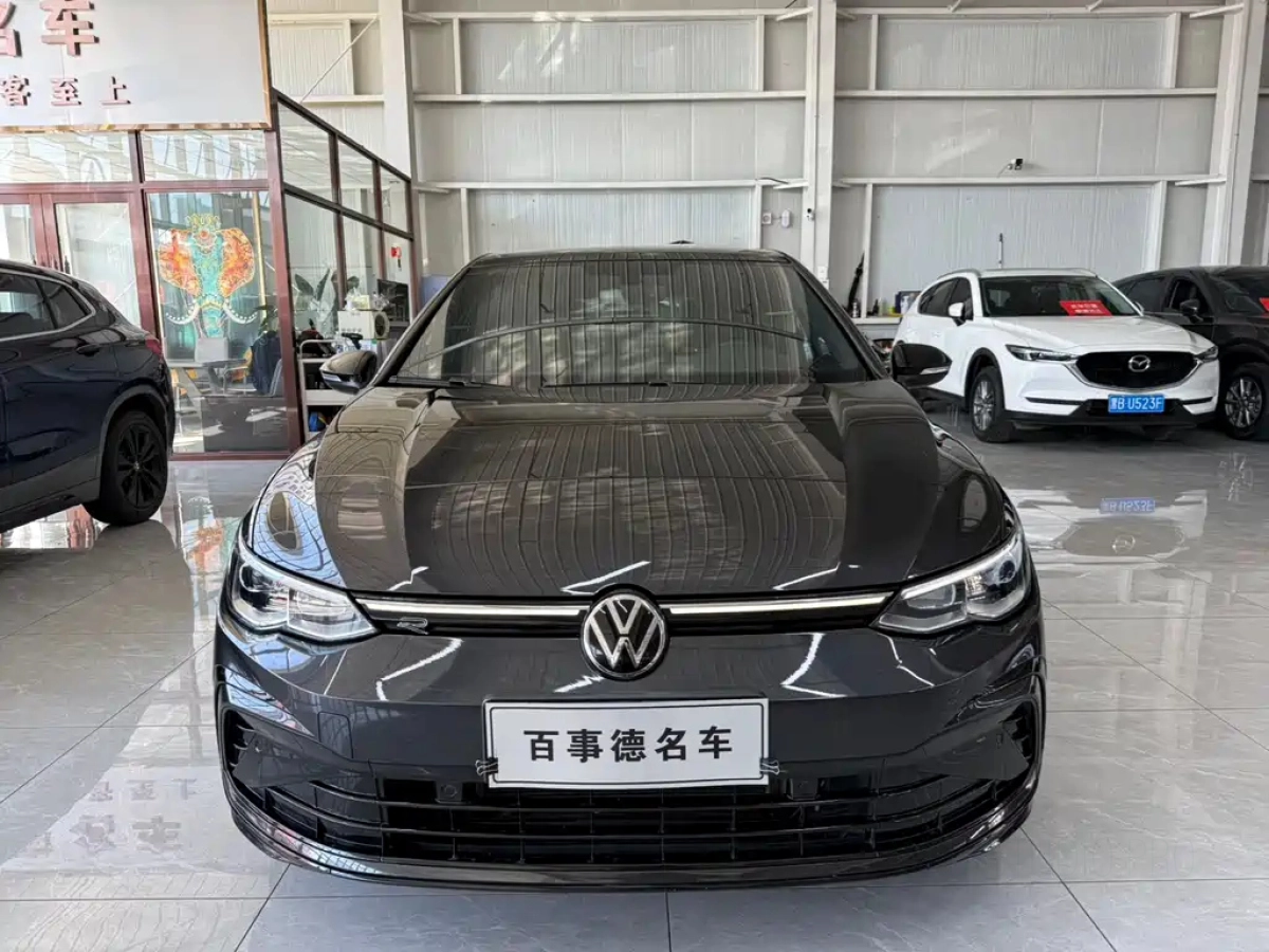 VOLKSWAGEN GOLF