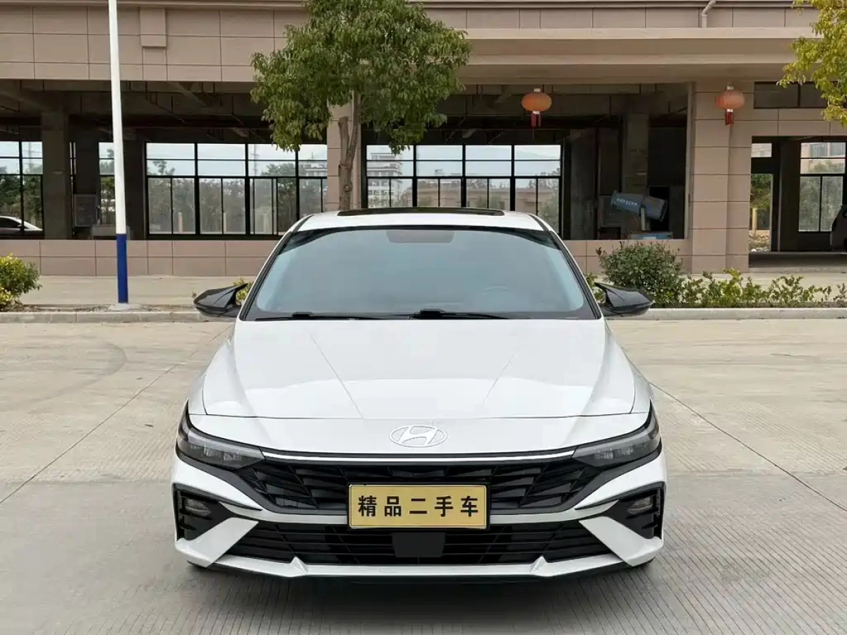 HYUNDAI ELANTRA