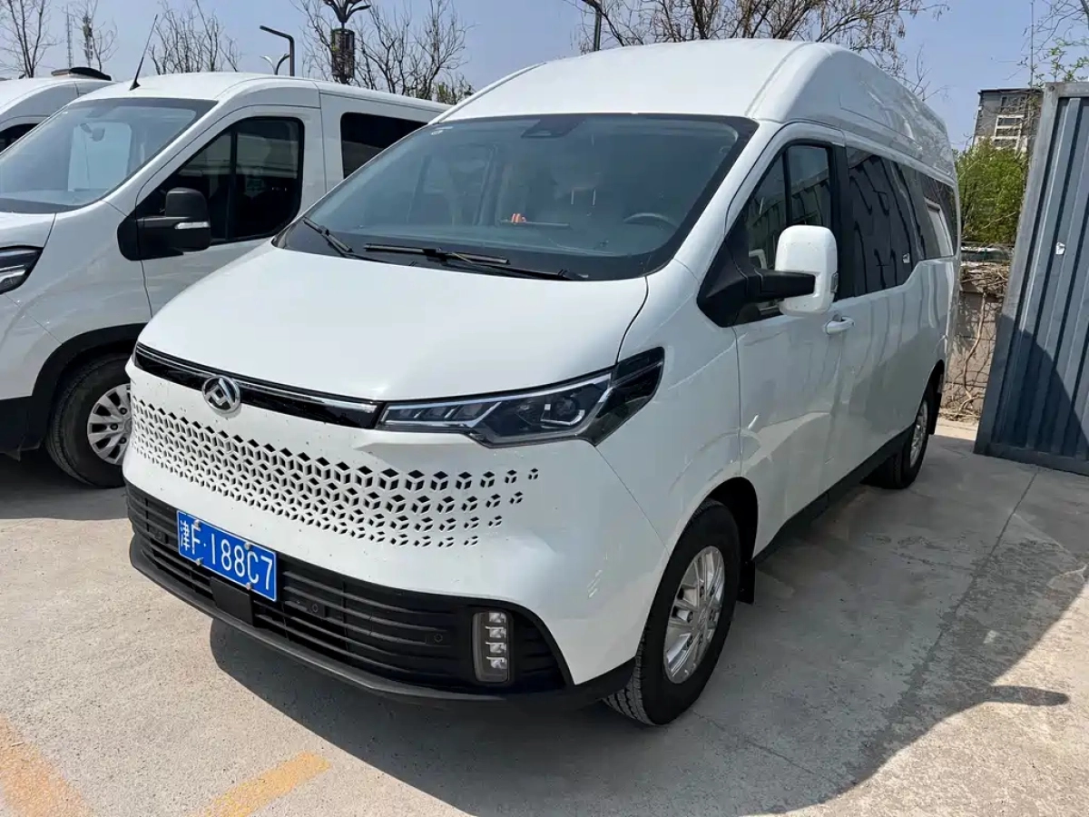 SAIC MAXUS XINTU V70  2025