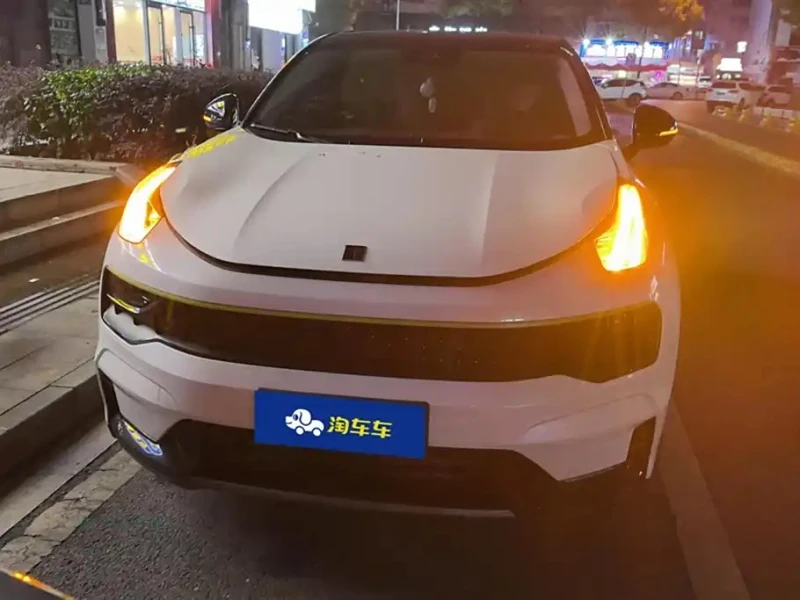 LYNK&CO 05