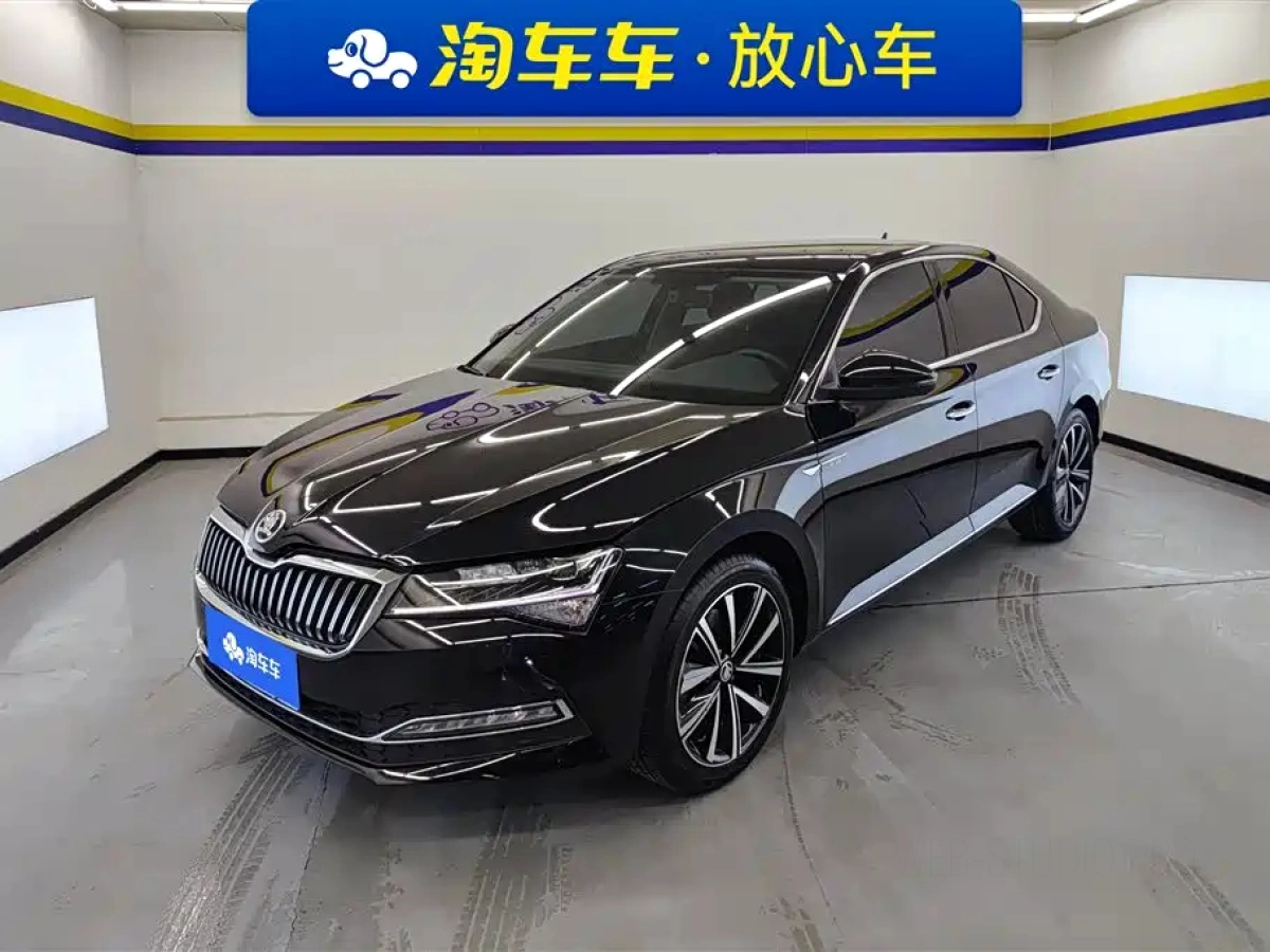 SKODA SUPERB  2025