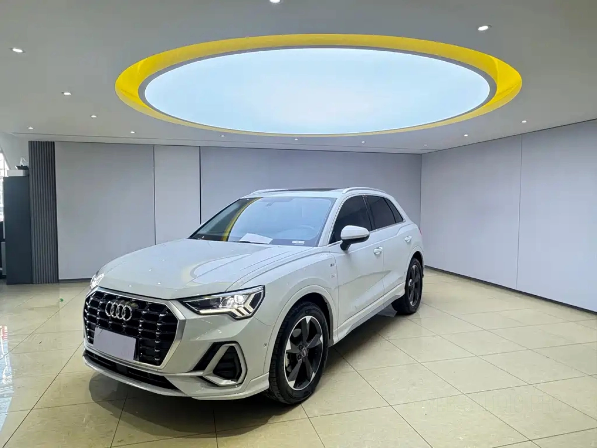 AUDI Q3  2022