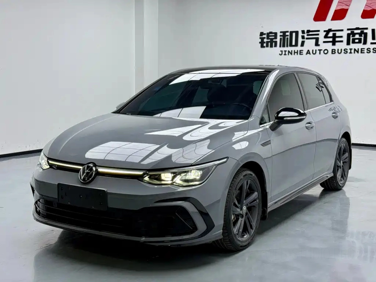 VOLKSWAGEN GOLF  2023