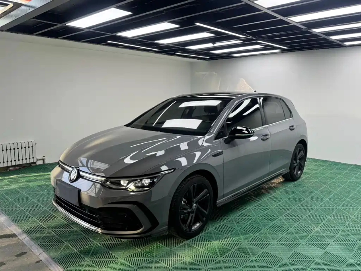 VOLKSWAGEN GOLF  2022
