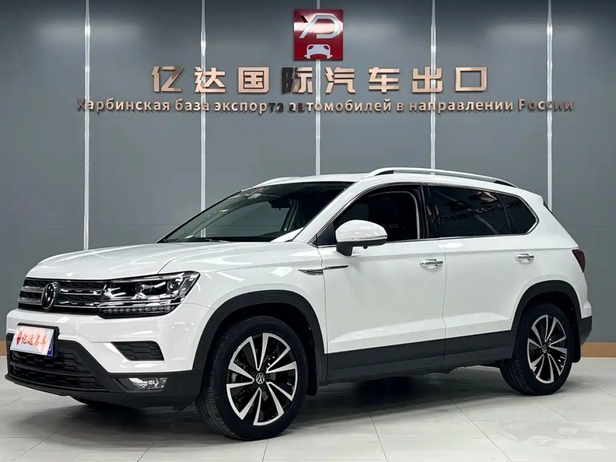 VOLKSWAGEN THARU  2022