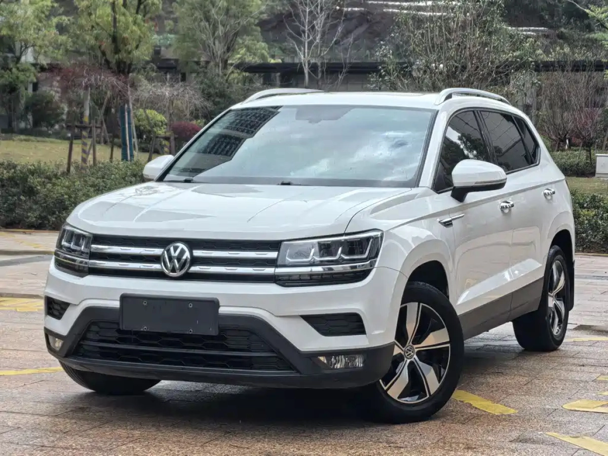 VOLKSWAGEN THARU  2020