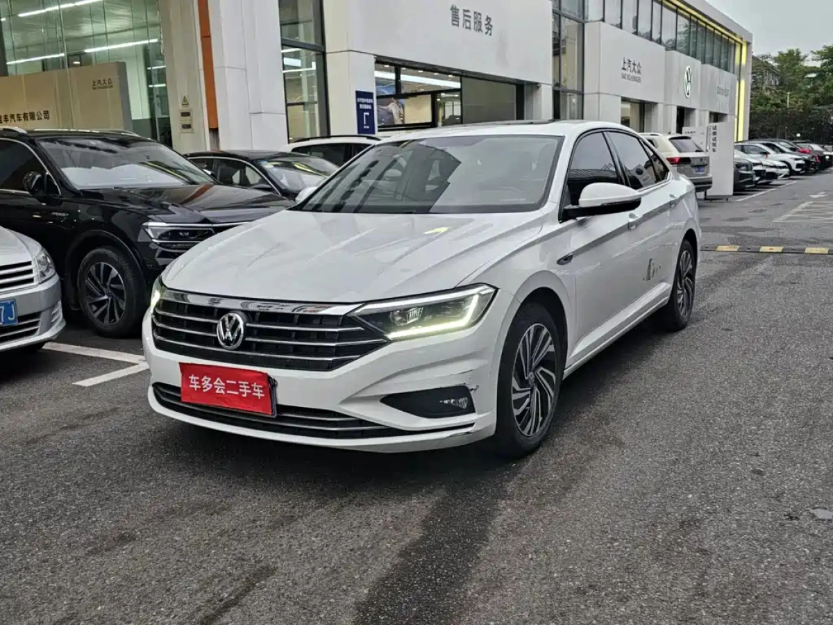 VOLKSWAGEN SAGITAR  2022