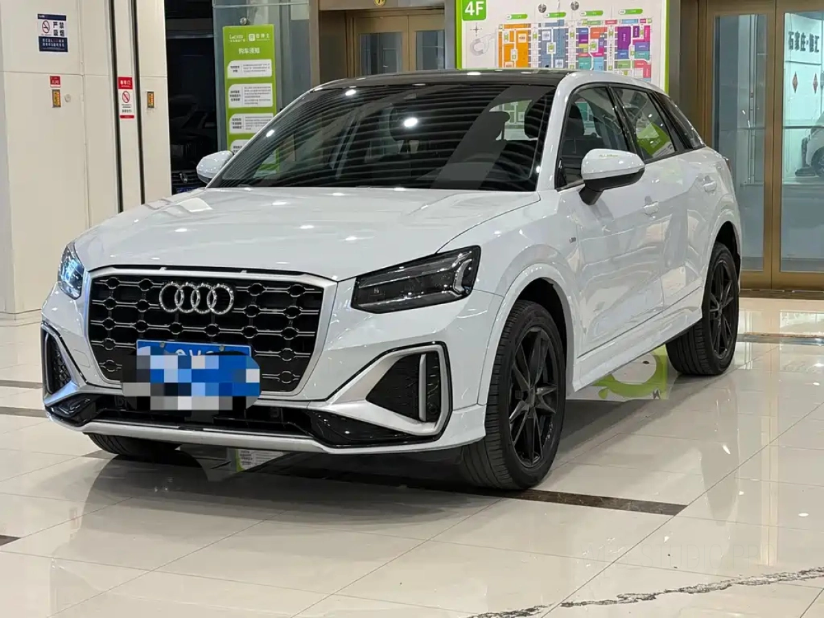 AUDI Q2L  2024