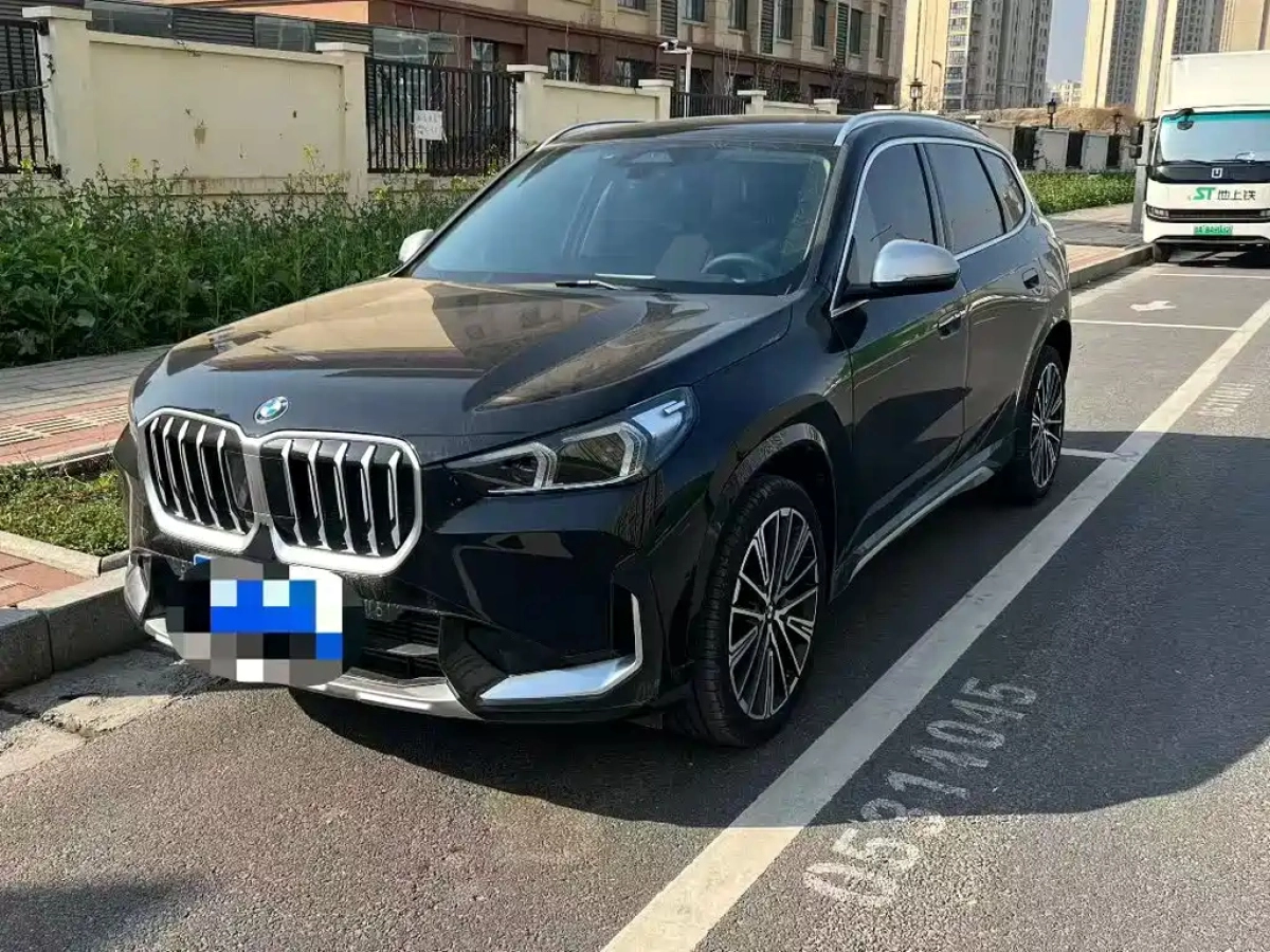 BMW X1  2024