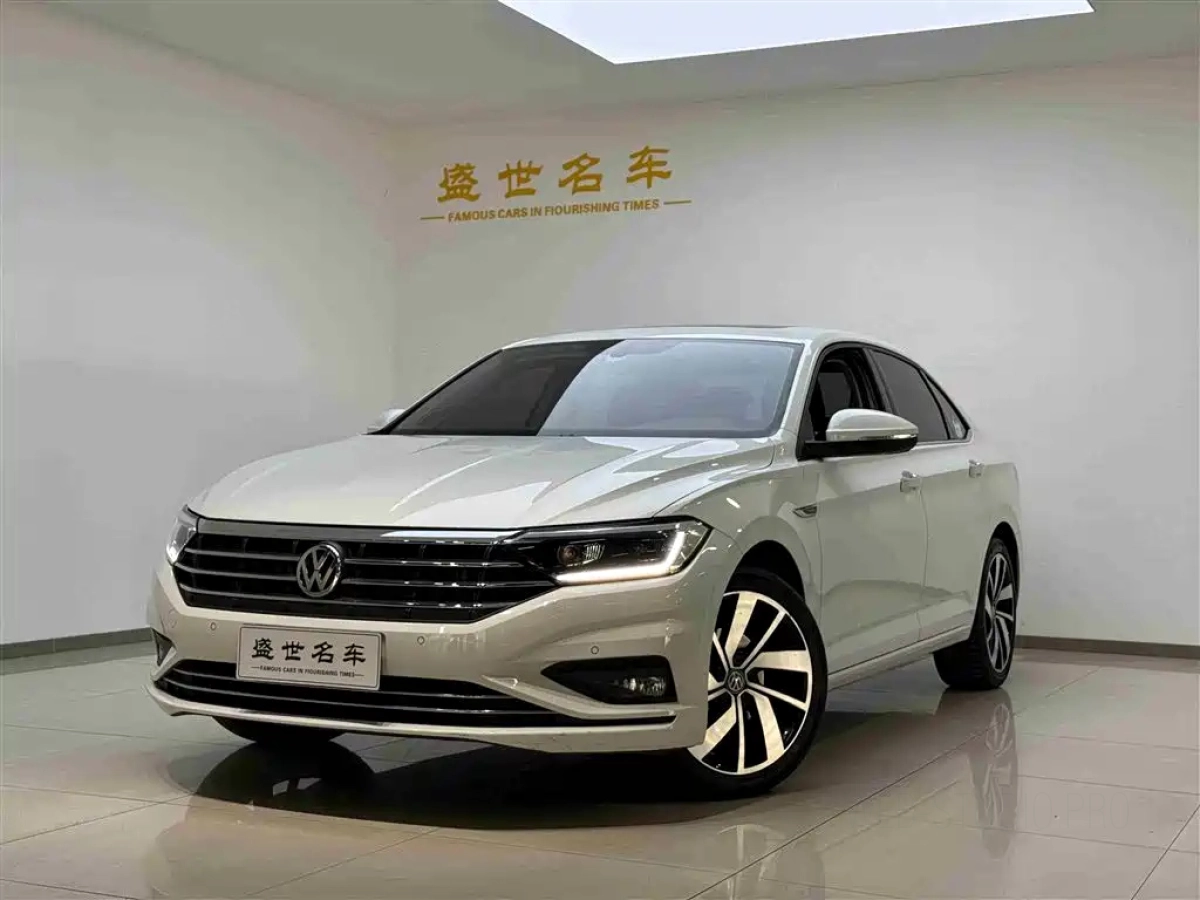 VOLKSWAGEN SAGITAR  2022