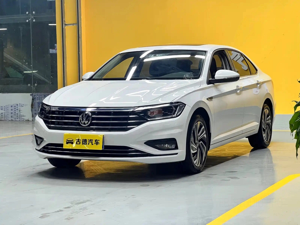 VOLKSWAGEN SAGITAR  2022