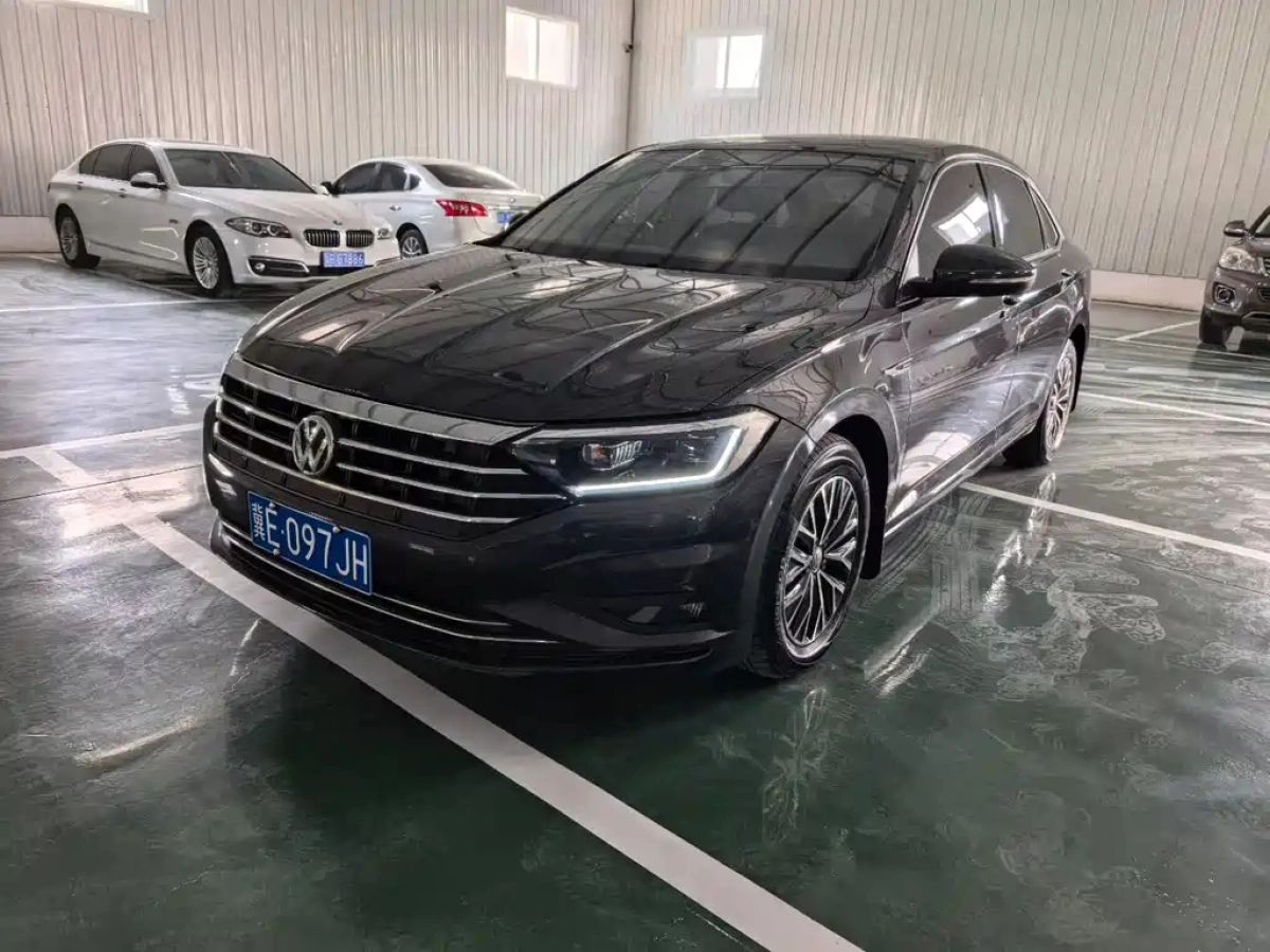 VOLKSWAGEN SAGITAR  2019