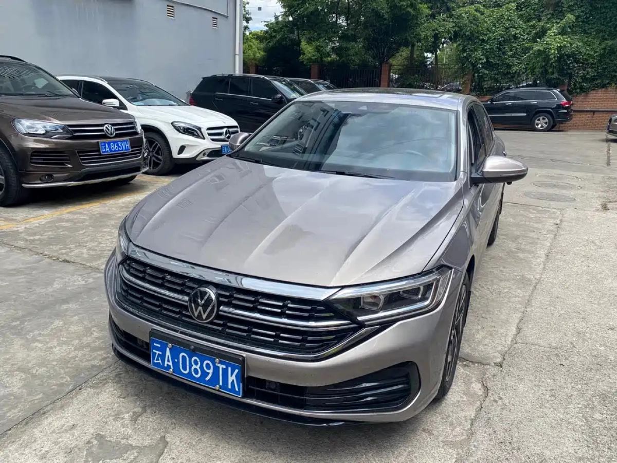 VOLKSWAGEN SAGITAR  2022