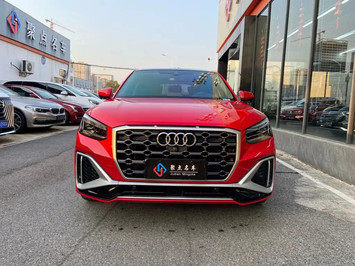 AUDI Q2L