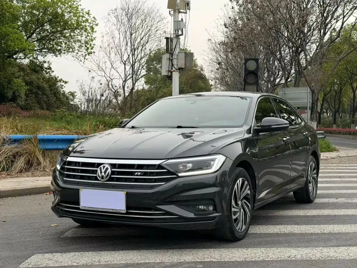 VOLKSWAGEN SAGITAR  2022