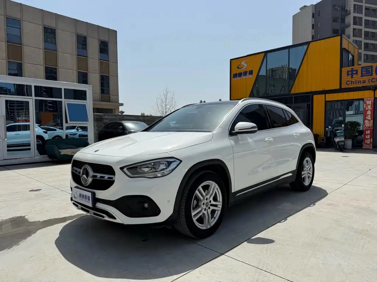 MERCEDES-BENZ GLA  2021