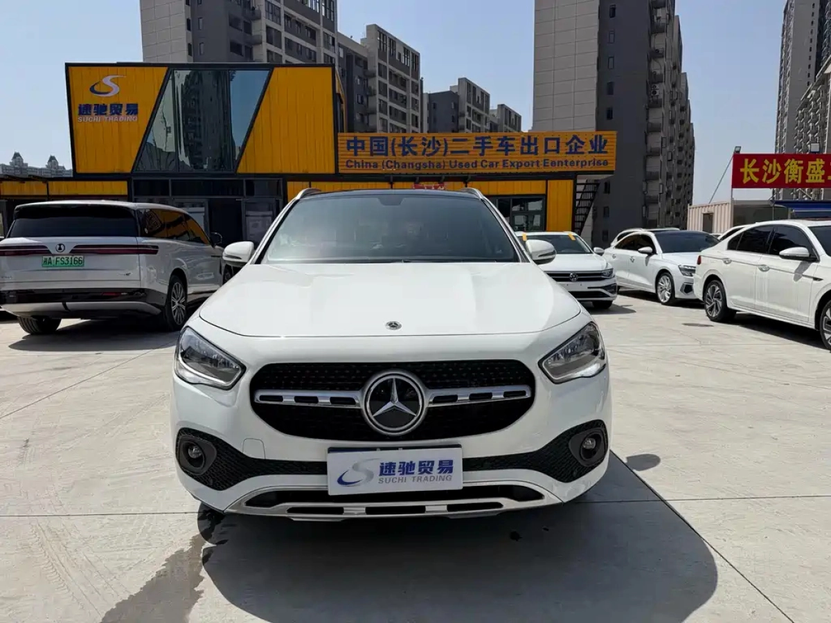 MERCEDES-BENZ GLA