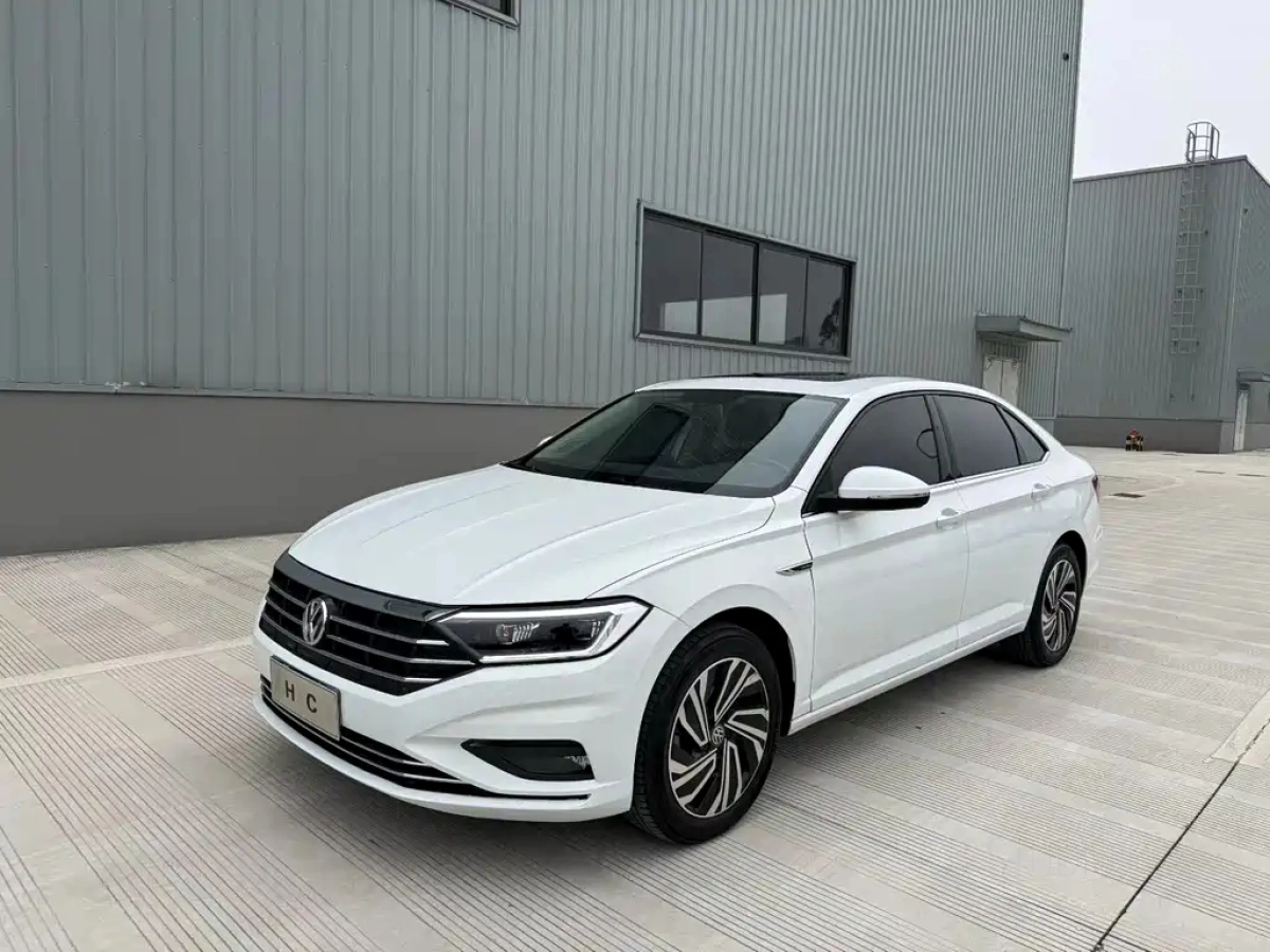 VOLKSWAGEN SAGITAR  2022
