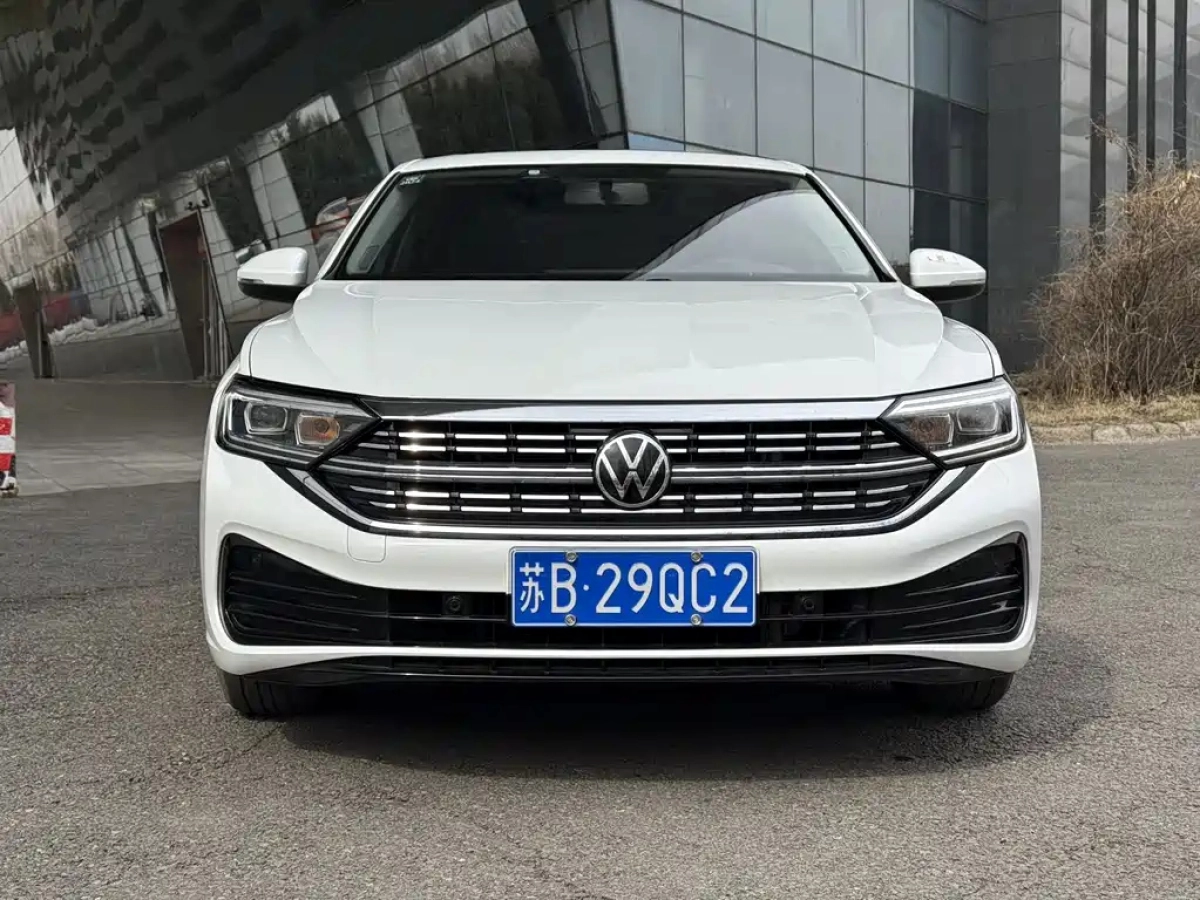 VOLKSWAGEN SAGITAR  2022