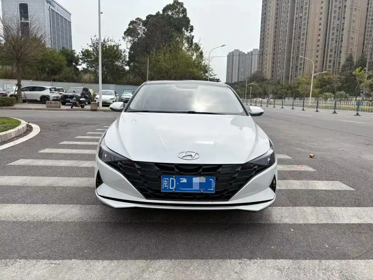 HYUNDAI ELANTRA