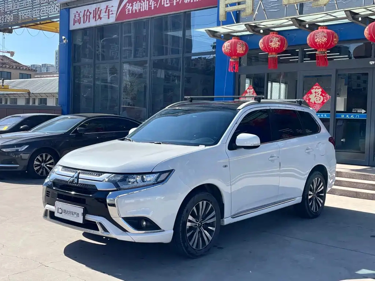 MITSUBISHI OUTLANDER  2023