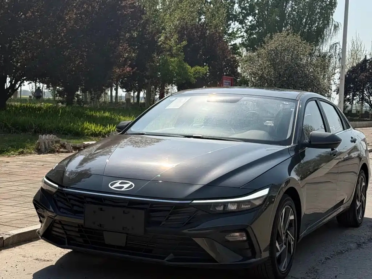 HYUNDAI ELANTRA