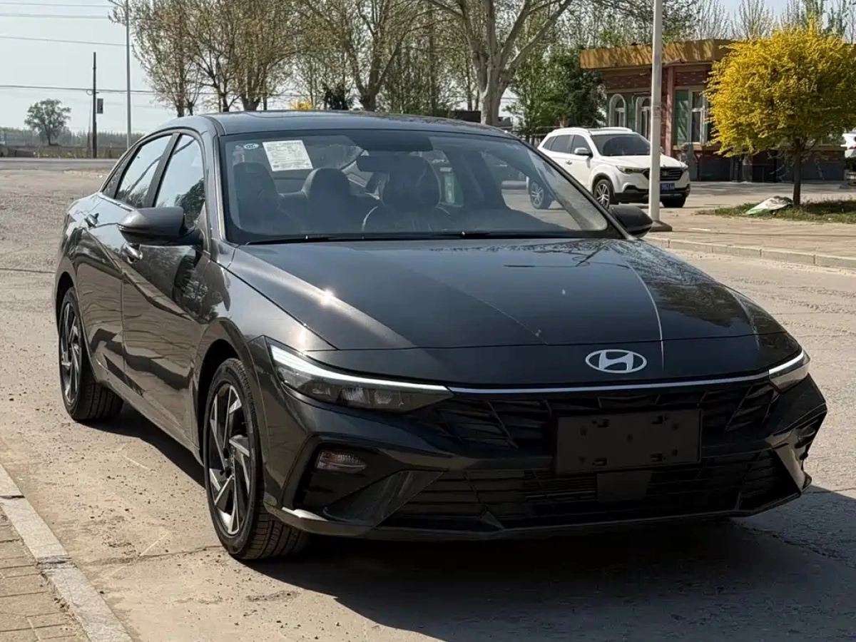 HYUNDAI ELANTRA