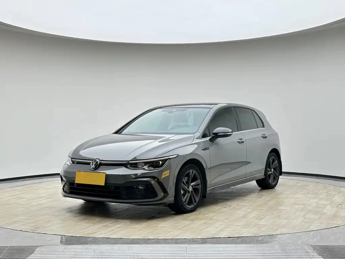 VOLKSWAGEN GOLF  2023