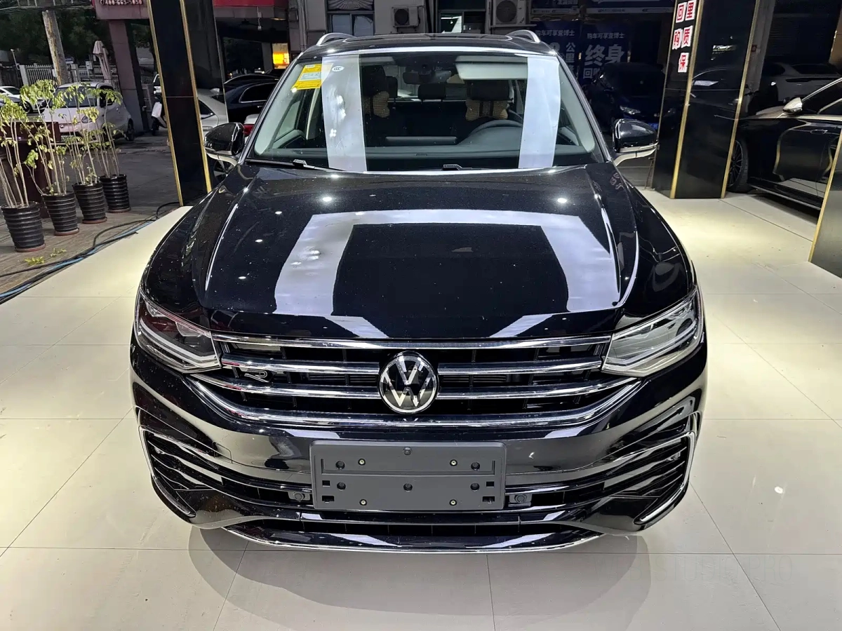 VOLKSWAGEN TIGUAN L  2026