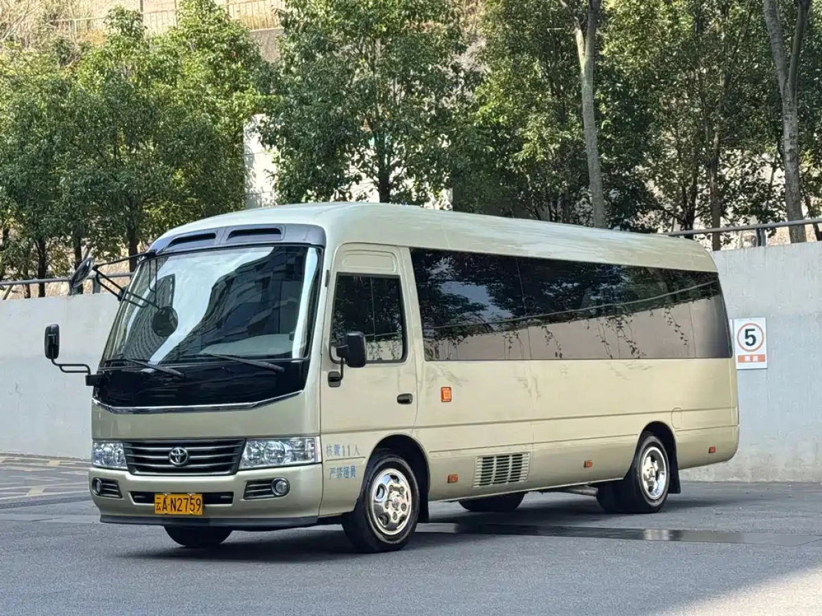 TOYOTA COASTER
