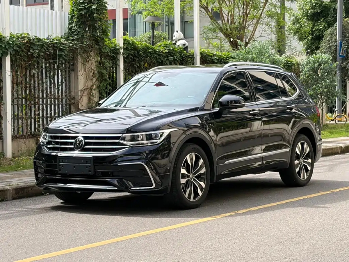 VOLKSWAGEN TIGUAN L  2025
