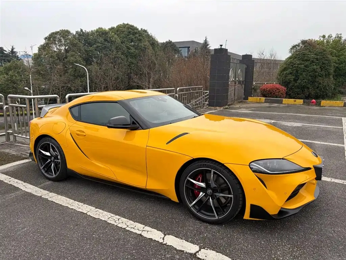 TOYOTA SUPRA