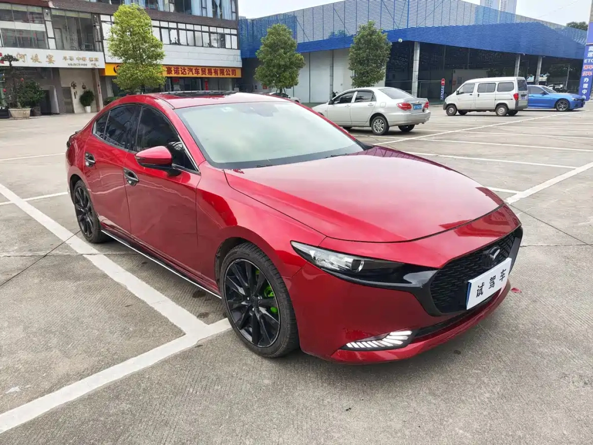 MAZDA 3 AXELA