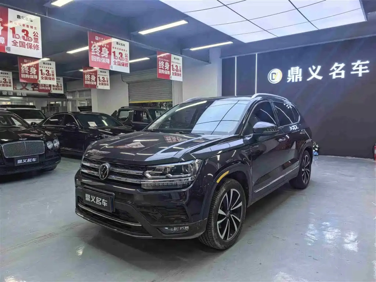 VOLKSWAGEN THARU  2022