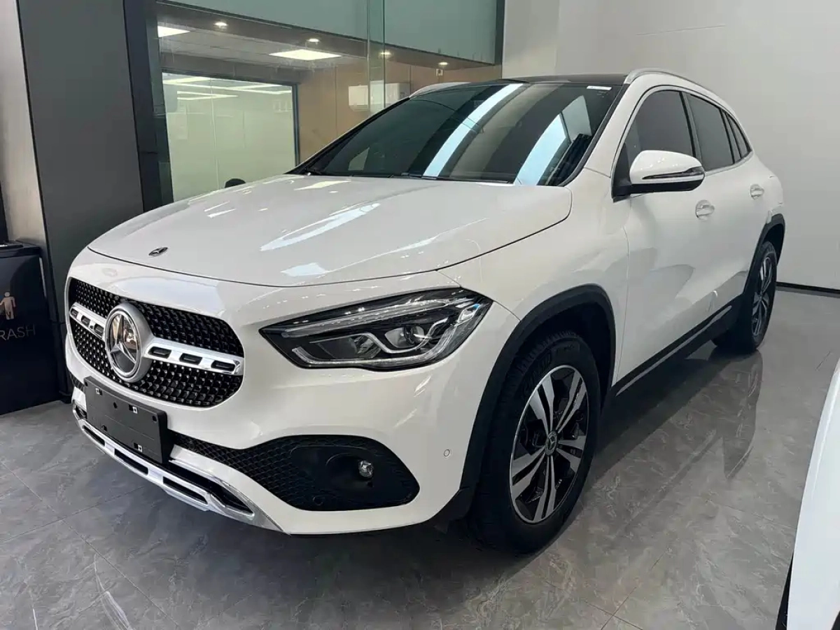 MERCEDES-BENZ GLA  2021