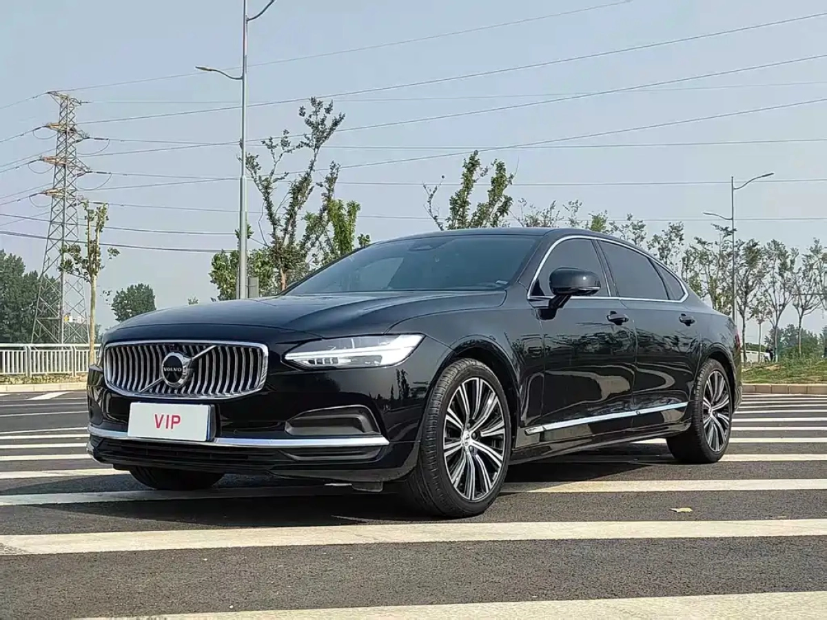 VOLVO S90  2025