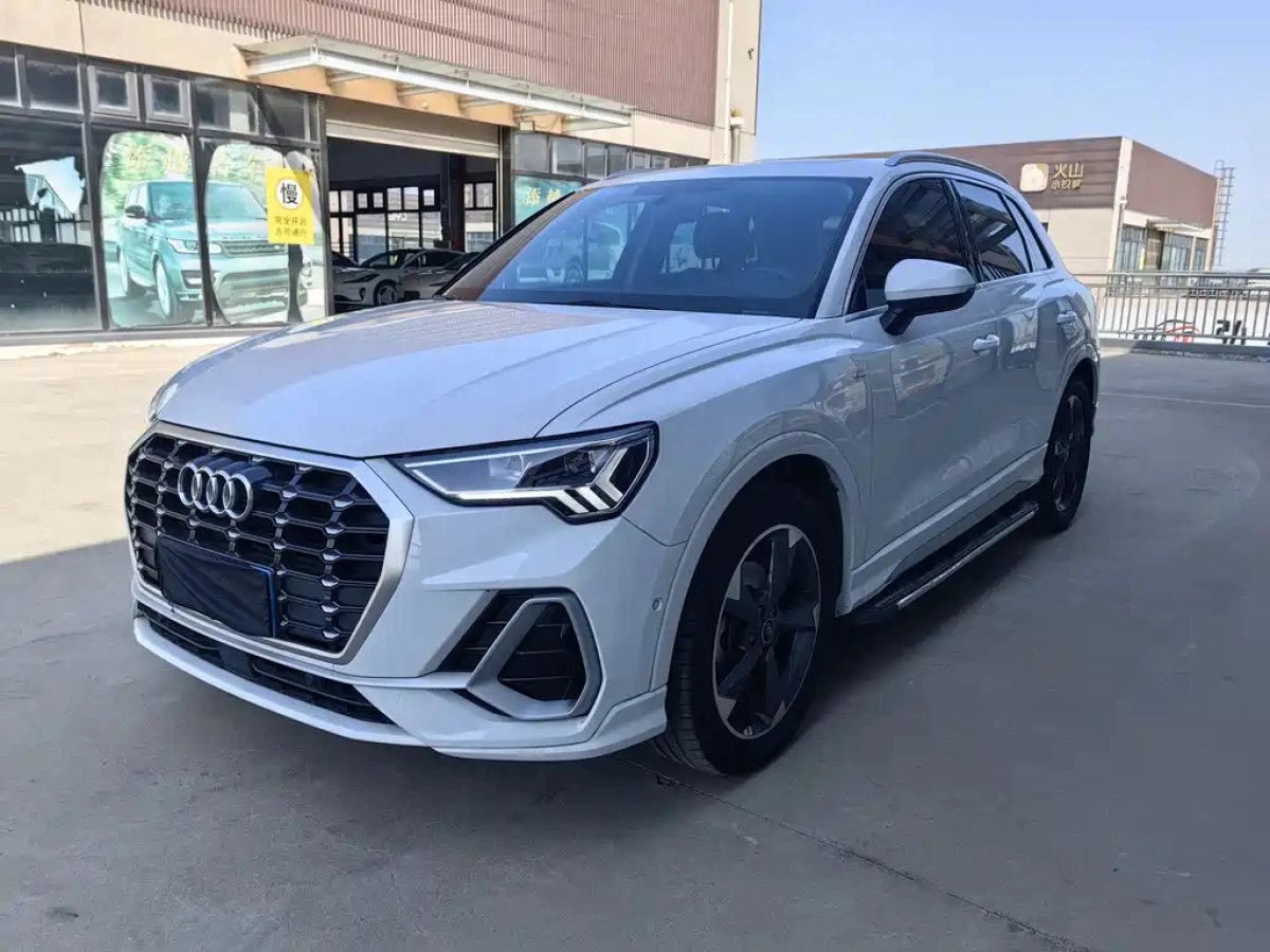 AUDI Q3  2023