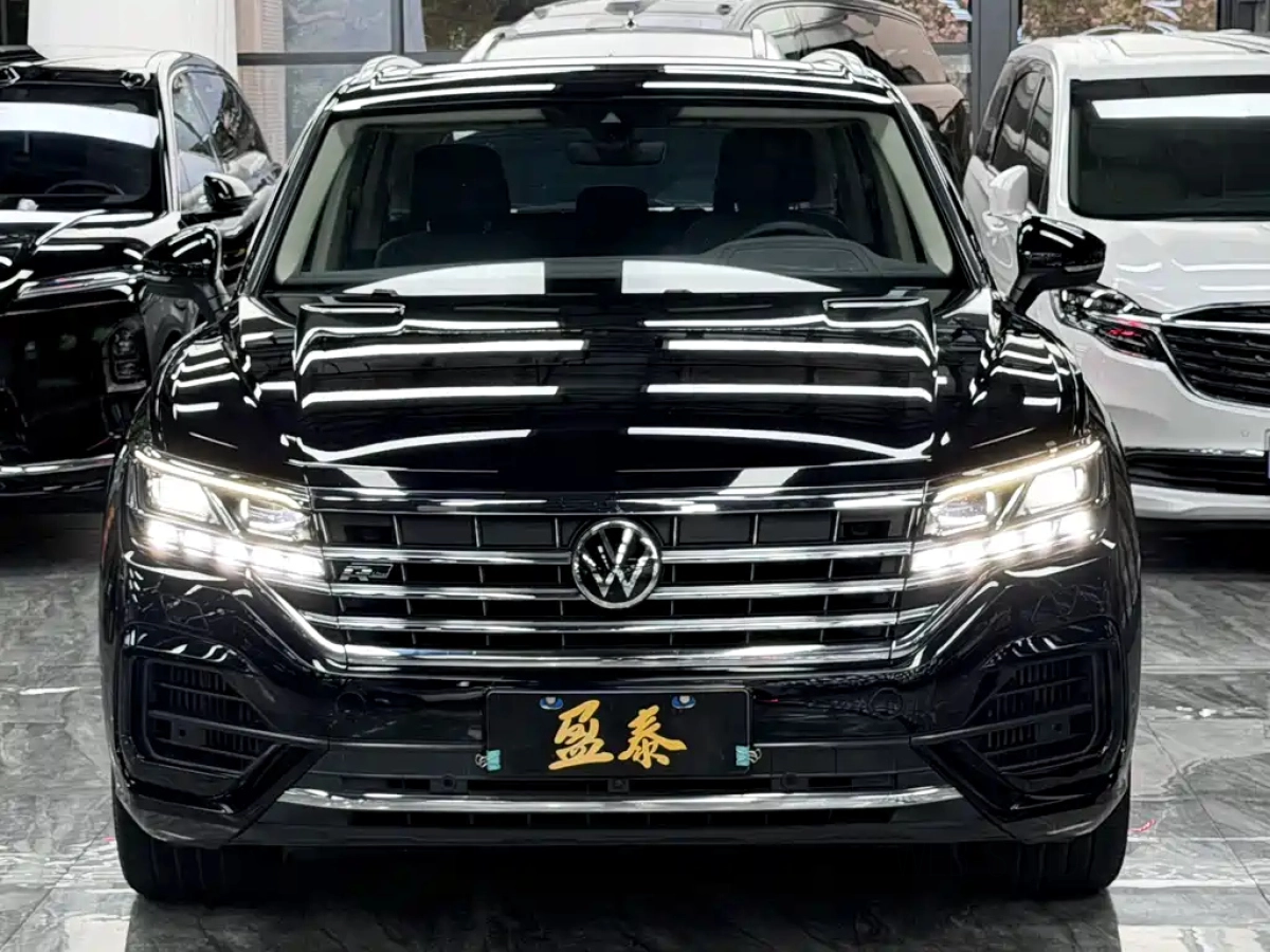 VOLKSWAGEN TOUAREG