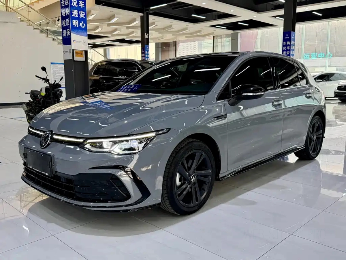 VOLKSWAGEN GOLF  2023