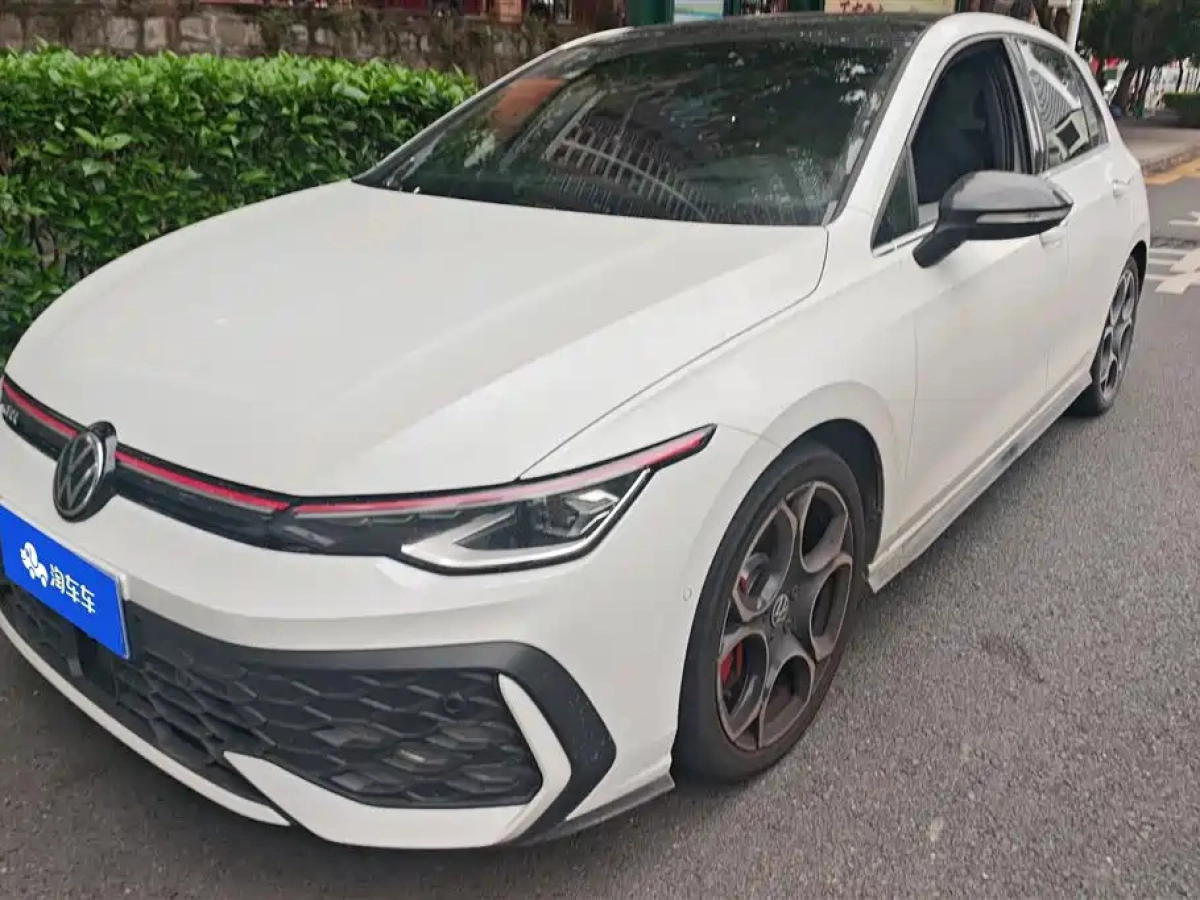 VOLKSWAGEN GOLF GTI  2026